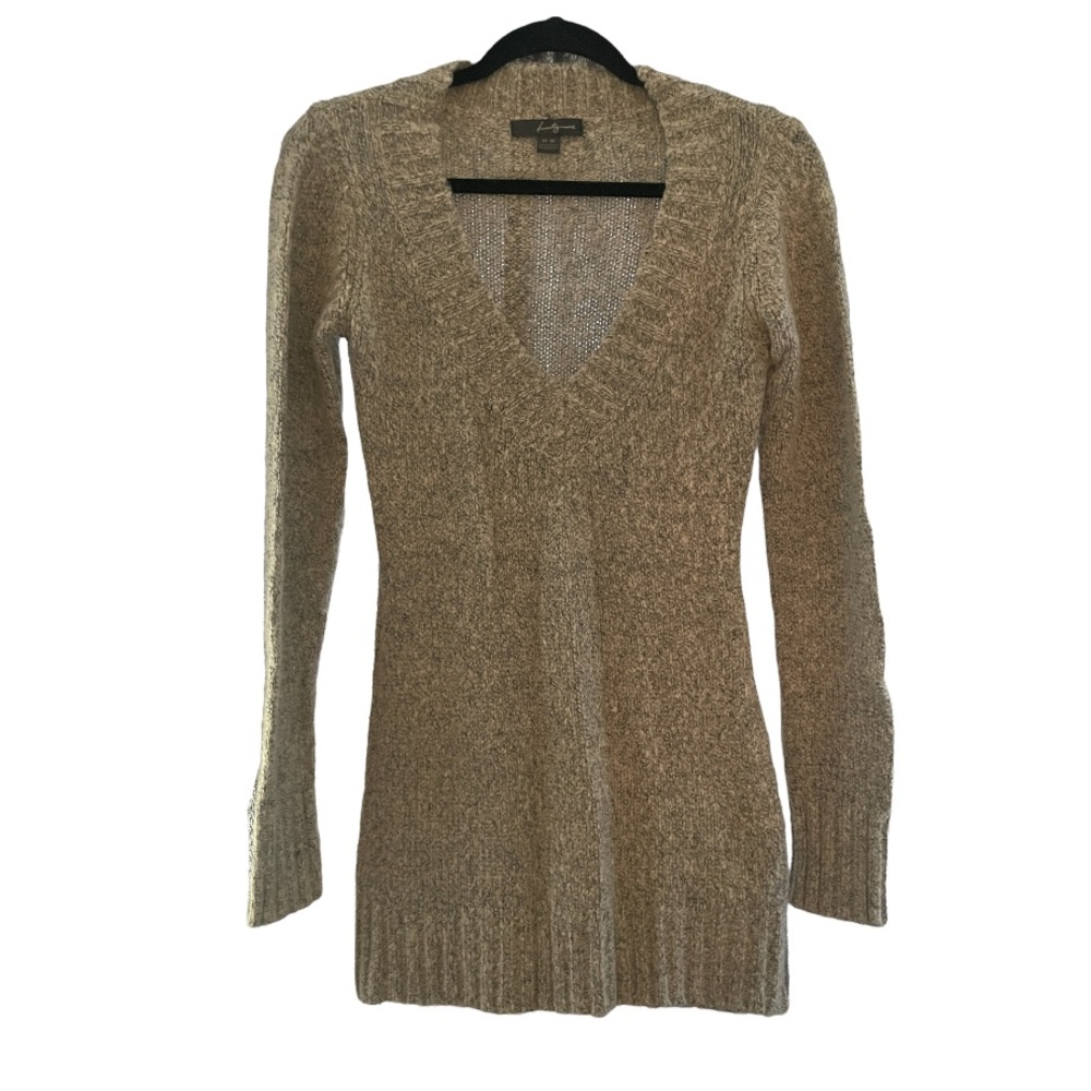 LAST CHANCE-MOVING❌ EUC Gray V neck Sweater